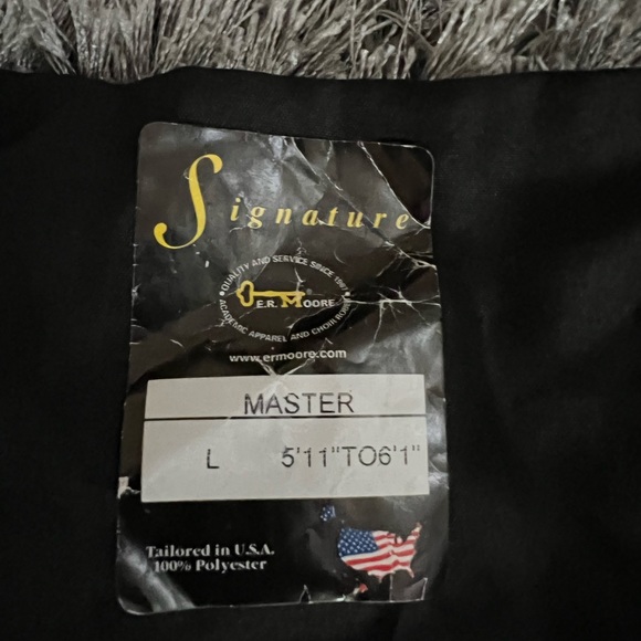 Black Masters Gown - Picture 3 of 3